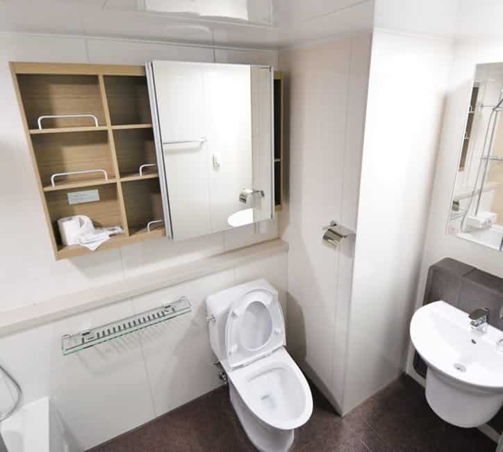 bathroom designs for small spaces