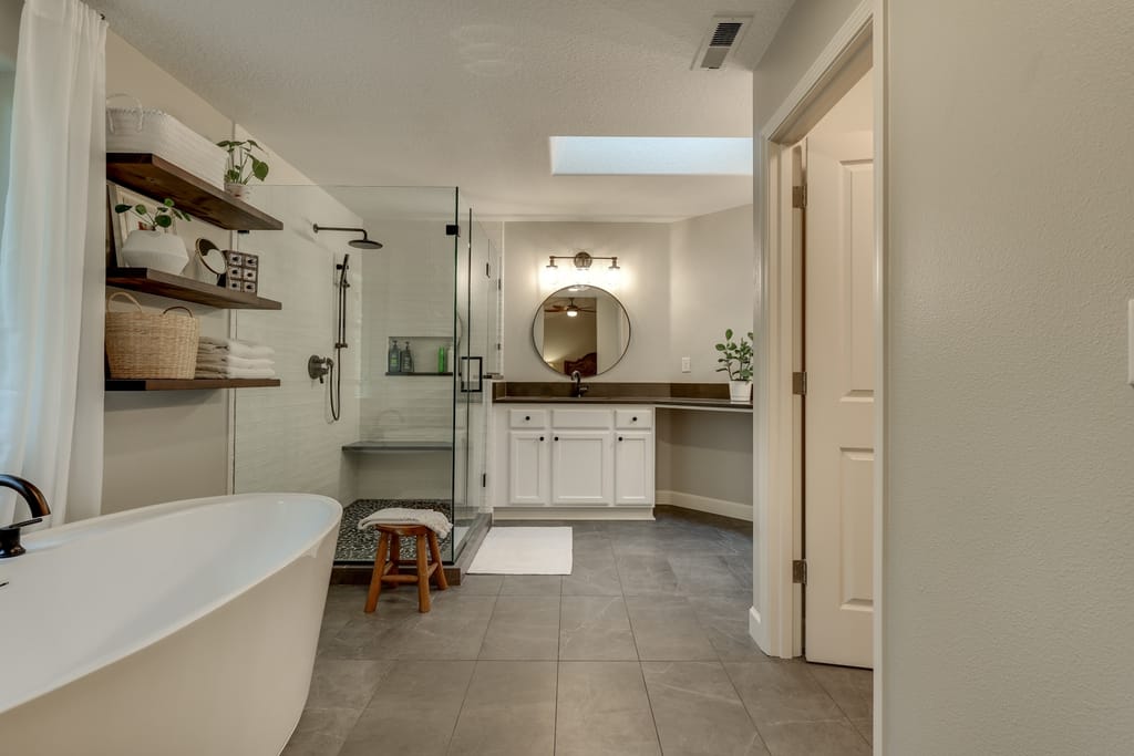 4424 SE Jones Ln - WEB-1