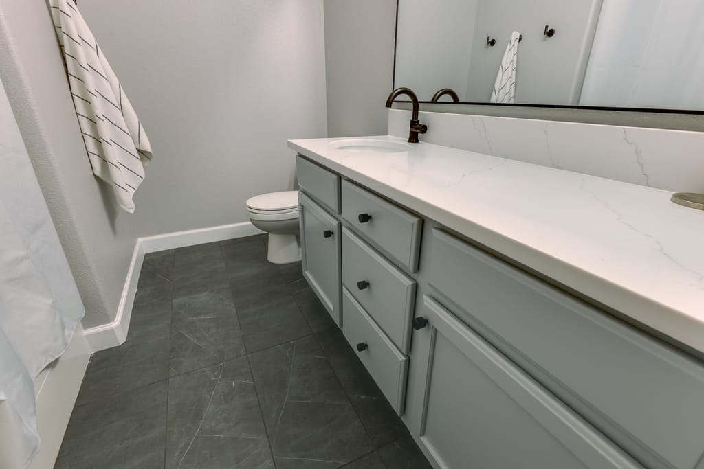 4424 SE Jones Ln - WEB-15